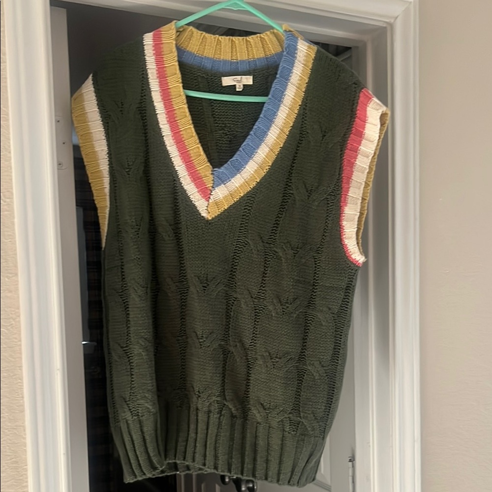Entro Green and Yellow V-Neck Sweater